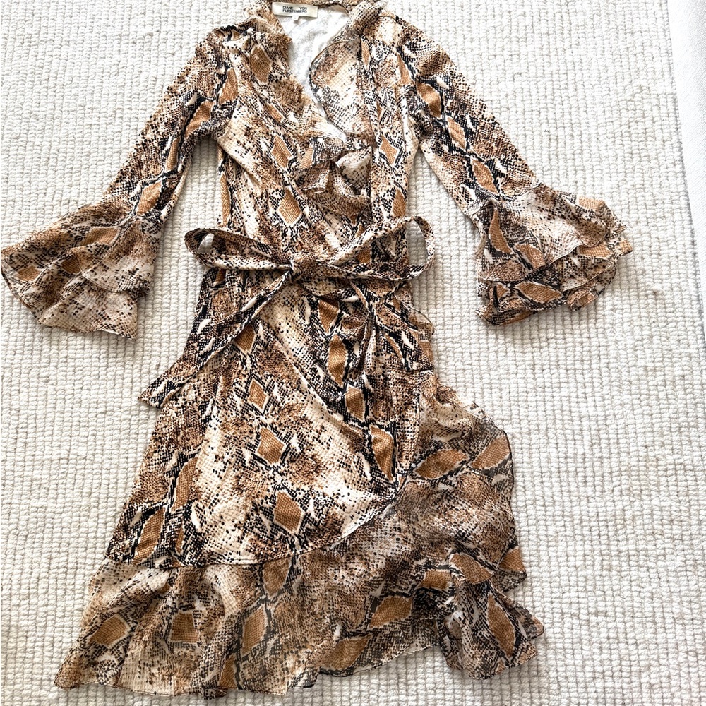 Diane Von Furstenberg Brown Patterned Long Sleeve Wrap Around Dress